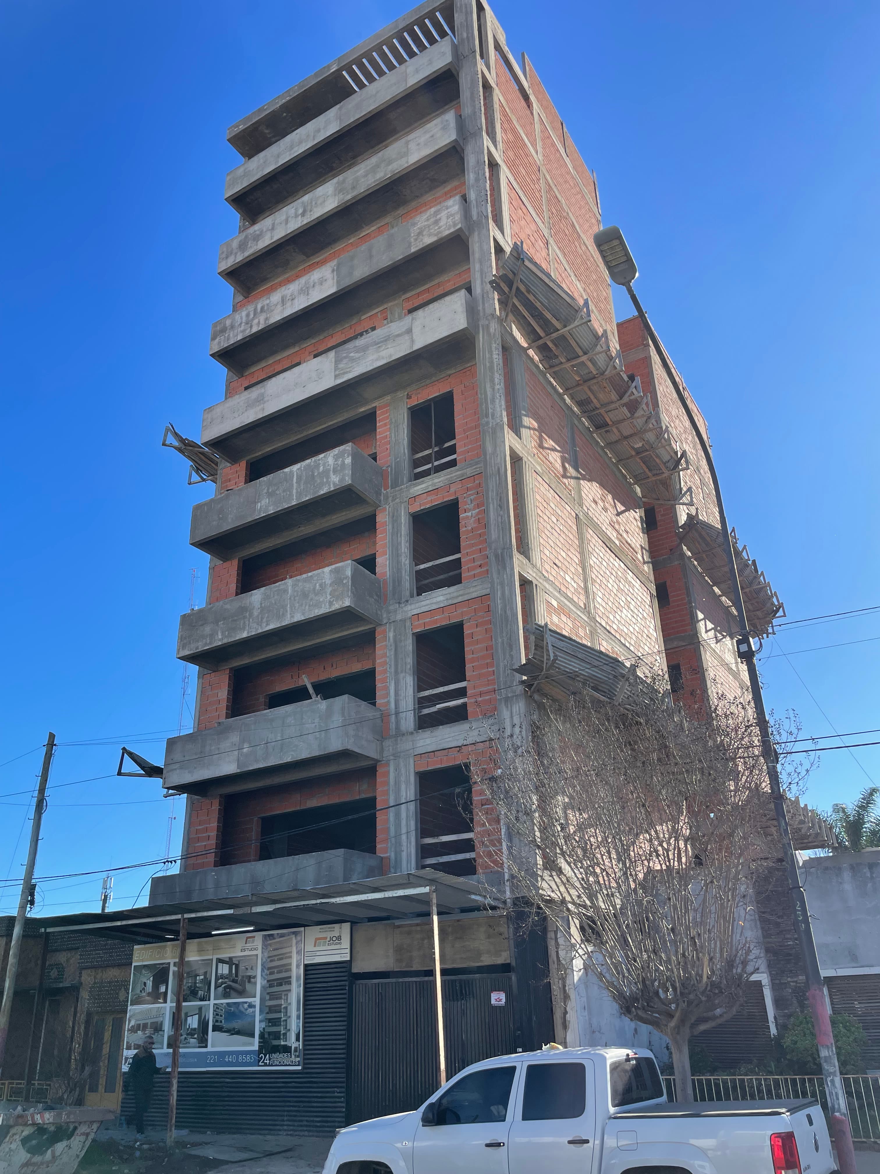 66 e/ 30 y 31 — galería